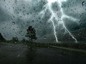 На Закарпатті оголосили штормове попередження: де очікуються грози