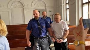 У Чехії засудили закарпатця, який у збочений спосіб познущався над дружиною (ФОТО)