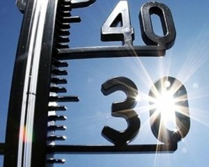 Рятувальники  в Ужгороді знайшли рішення як рятувати людей від жари (ВІДЕО)