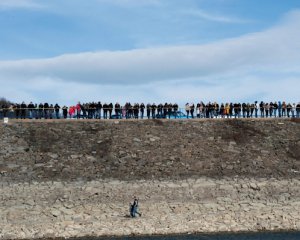 Аномальна спека: вперше в історії висохло лікувальне солоне озеро (ФОТО)