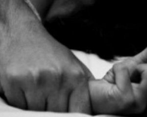 На Закарпатті 16-річний зловмисник зґвалтував пенсіонерку