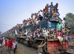 Гостра нестача робочих рук: на Закарпаття суне робоча сила із Бангладеш