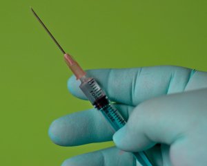 Революційні дані: Вакцина від COVID-19 може значно подовжувати життя онкопацієнтів – дослідження