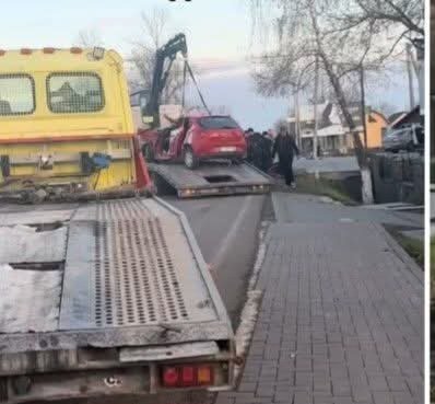 Жахлива ДТП на Тячівщині: Автомобіль врізався в паркан і дерево, травмовано дорослу та дитину