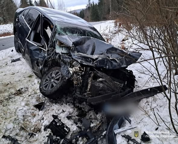 Смертельна ДТП і троє травмованих: Кривава доба на Прикарпатті. Аварія на трасі «Долина–Хуст»