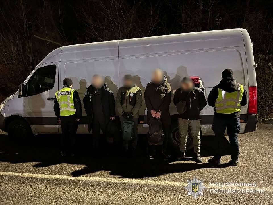 На Закарпатті викрили схему переправлення ухилянтів: у «експортному вантажі» знайшли чотирьох чоловіків