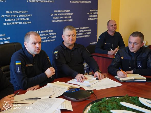 Рятувальний фронт: ДСНС Закарпаття готує "Пункти незламності" та посилює профілактику через ріст пожеж