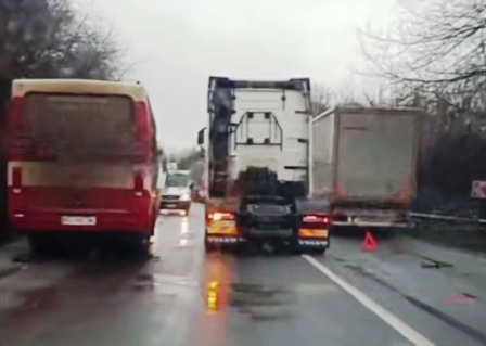 Поблизу Мукачева сталася серйозна ДТП: рух трасою ускладнено