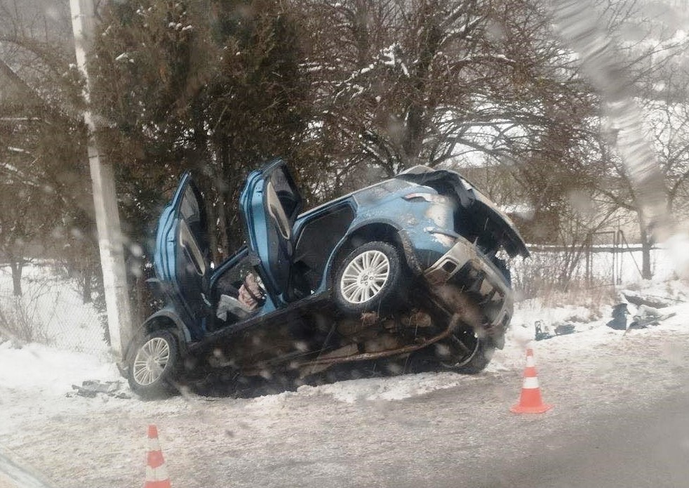 ДТП на Рахівщині: дитину врятувало автокрісло, дорослі — у лікарні