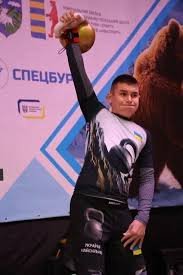 Новий «Іван Сила» із Закарпаття: 12-річний Василь Маєвський встановив третій світовий рекорд