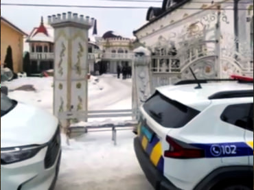 Обшуки Арсеній Богар Підвиноградів: депутат від «Слуги народу» приховав авто та 8 мільйонів (відео)