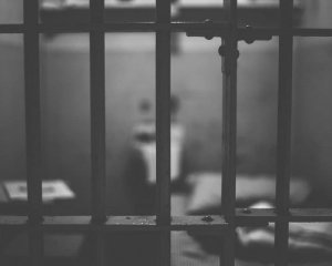 На Закарпатті засудили охоронця херсонської колонії: пішов на співпрацю з РФ через гроші