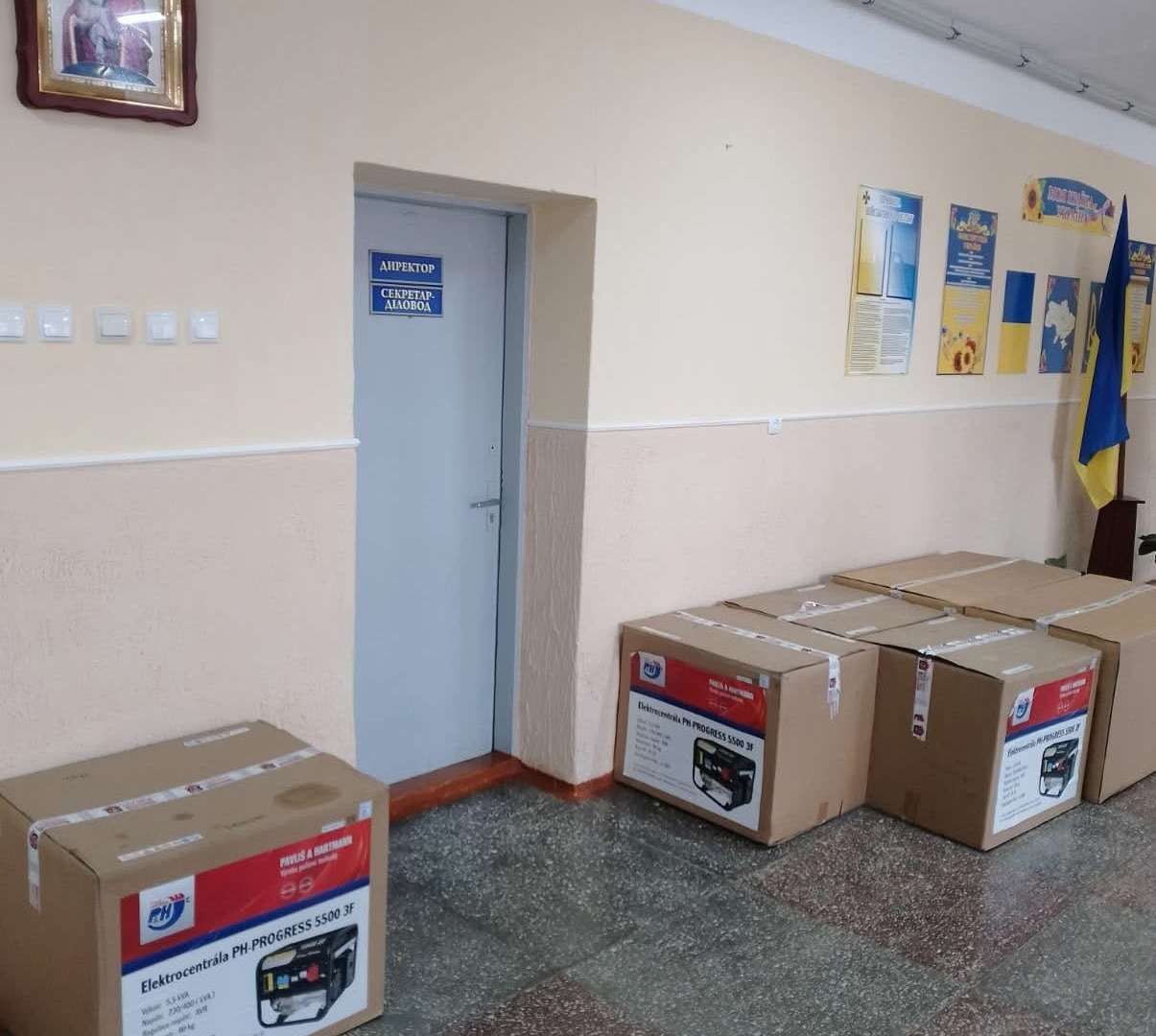 9 генераторів для шкіл Хуста: чеські партнери підтримали закарпатських освітян