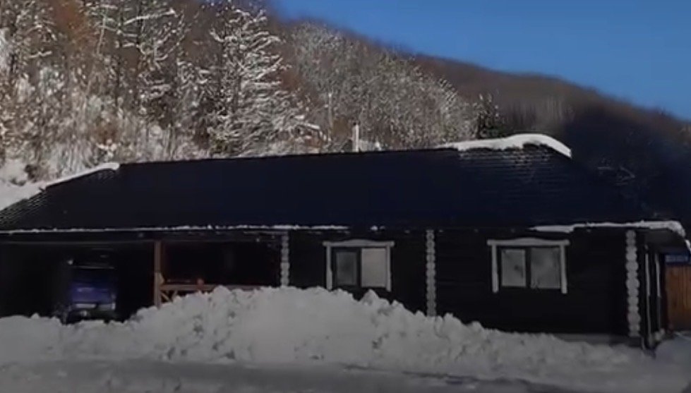 Захопив ліс і збудував «оазу»: на Закарпатті викрили лісничого з незаконним маєтком за понад 11 млн грн