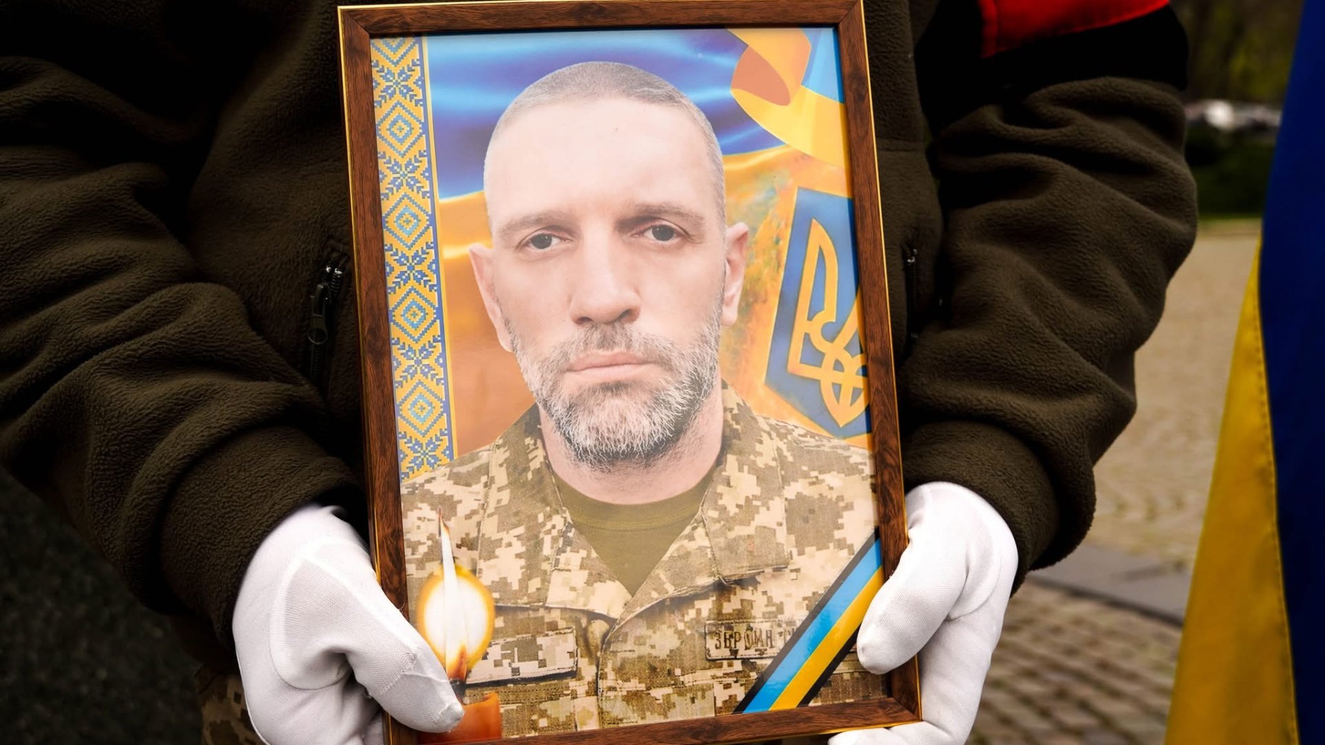 В Ужгороді попрощалися із героєм Олександром Луцьом: військовий загинув, захищаючи Батьківщину