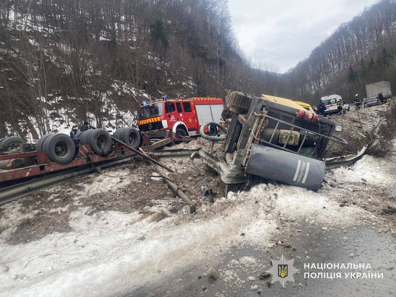 Смертельна ДТП із сім’єю на перевалі: водію вантажівки загрожує до 10 років тюрми