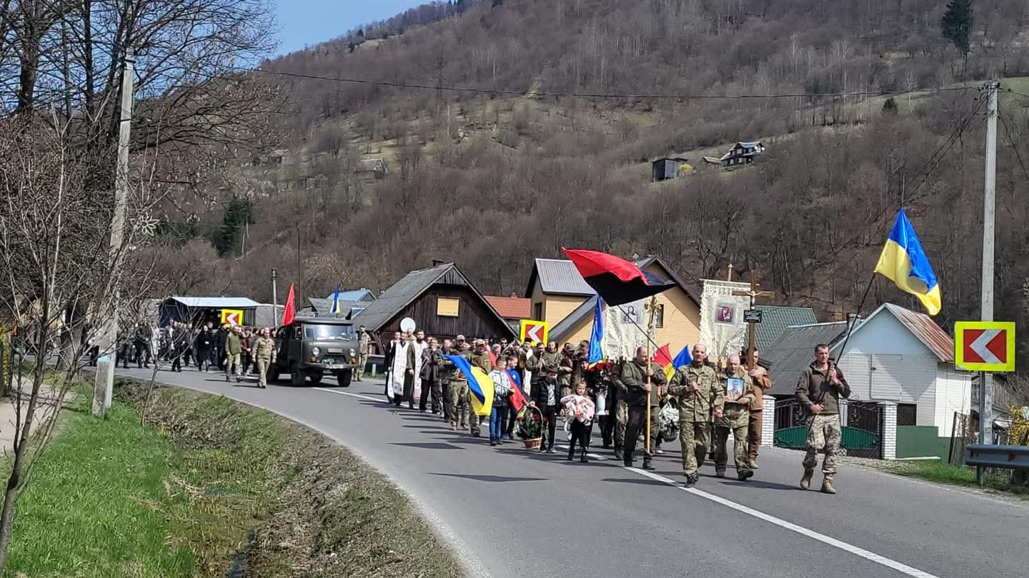 Ясінянська громада попрощалася з полеглим Героєм Іваном Трусовим