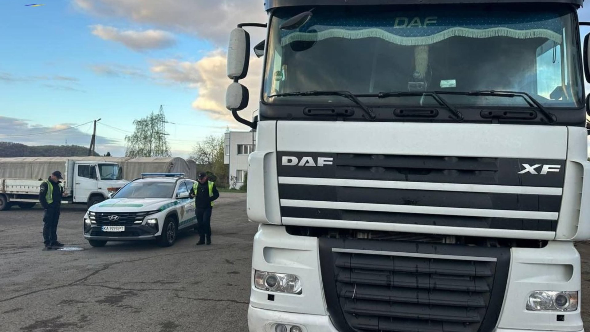 «Найдорожча втеча» на Закарпатті: водій вантажівки спробував оминути перевірку, але «потрапив» на 68 000 гривень