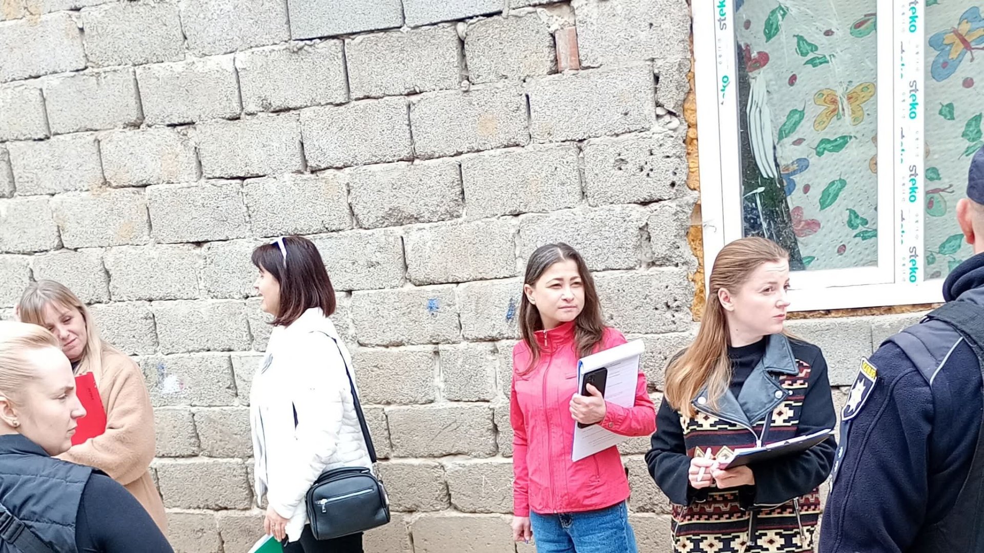 ​«Масштабна спецоперація» у Зарічеві: куди зникли школярі та що знайшла комісія у батьківських хатах?