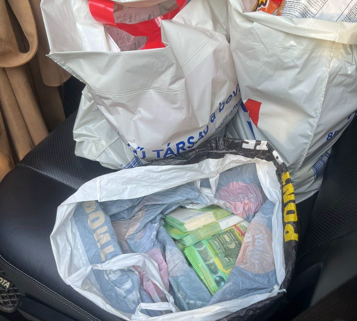 «Зелений коридор» не врятував: на кордоні з Угорщиною вилучили понад 50 тисяч євро готівки