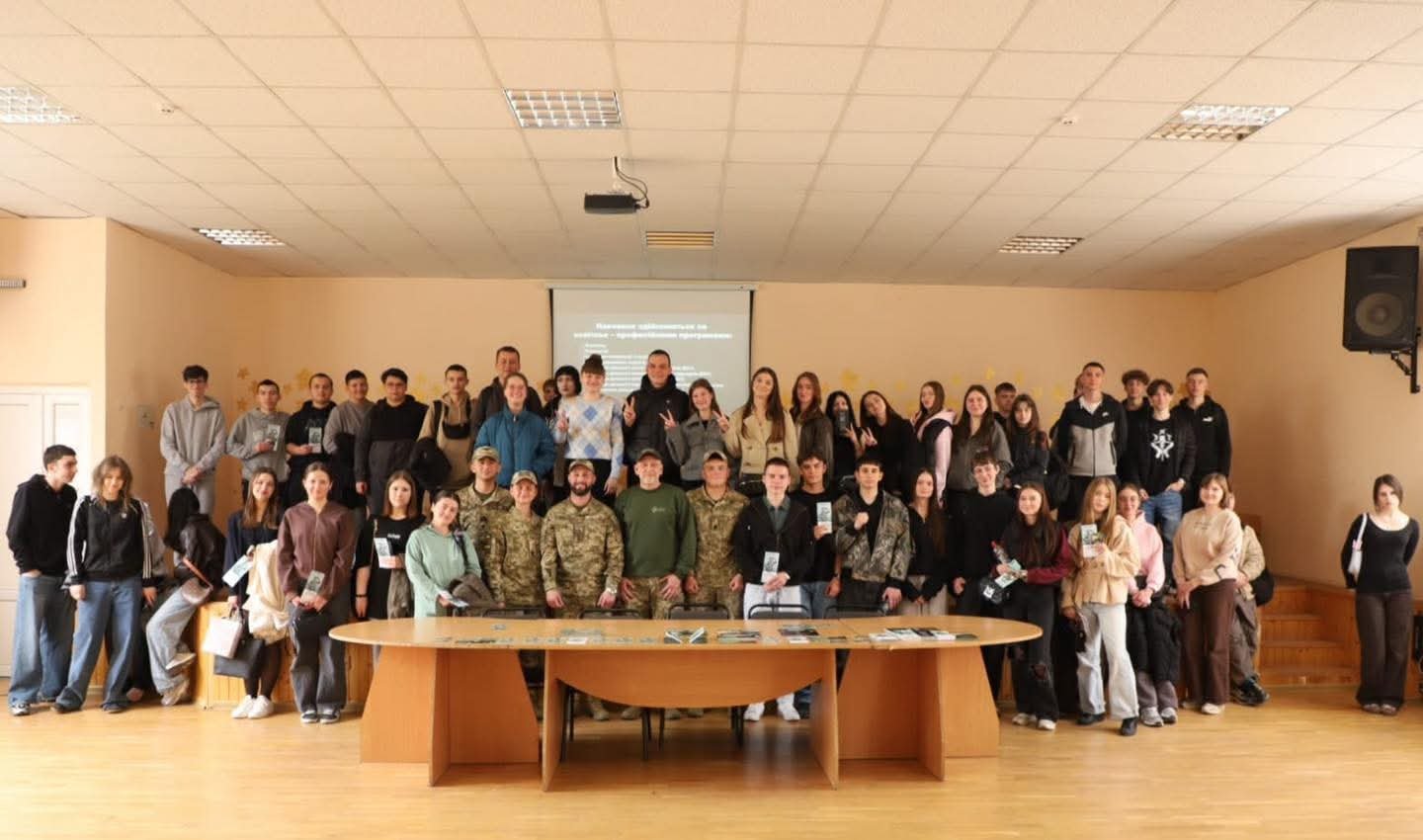Кар'єра на кордоні: прикордонники Закарпаття провели профорієнтаційні зустрічі зі школярами