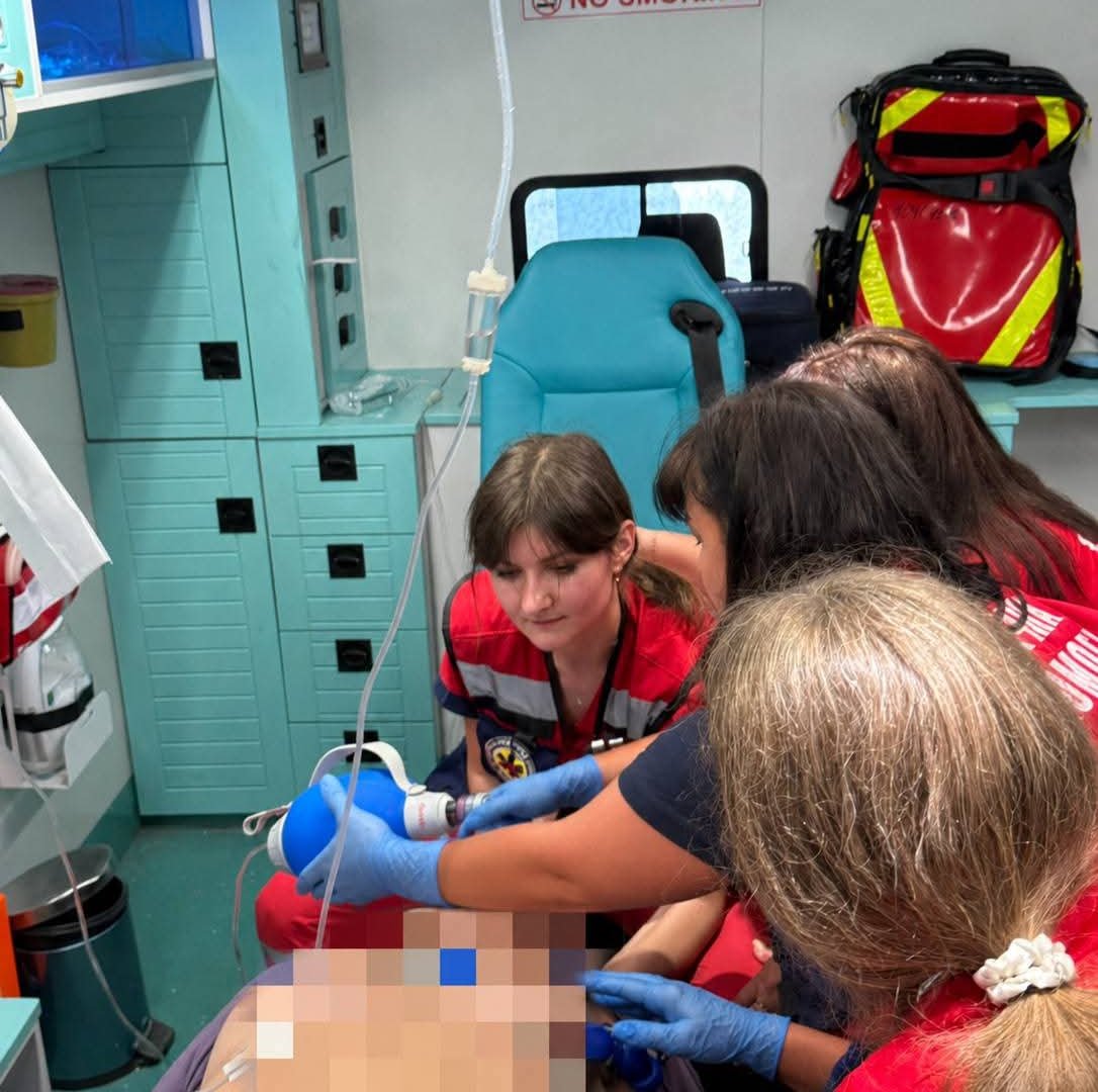 Посивів і впав замертво у спортзалі: у Мукачеві медики вчинили неймовірне диво прямо у своє свято (ФОТО)
