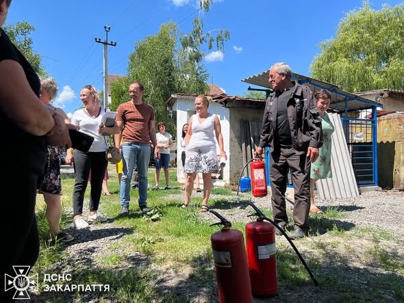 Екстрена евакуація та загроза вибуху: Головне управління ДСНС України у Закарпатській області провело спецоперацію в Іршаві