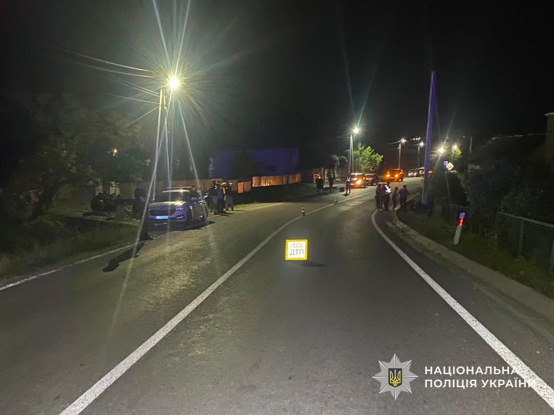Нічна трагедія на Закарпатті: 21-річного мотоцикліста знайшли мертвим біля дороги