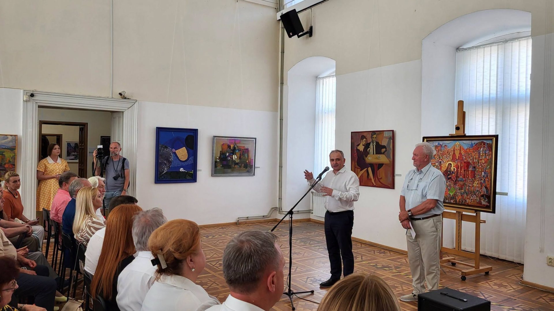 80 років Закарпатській спілці художників: в Ужгороді відкрили масштабну ювілейну виставку
