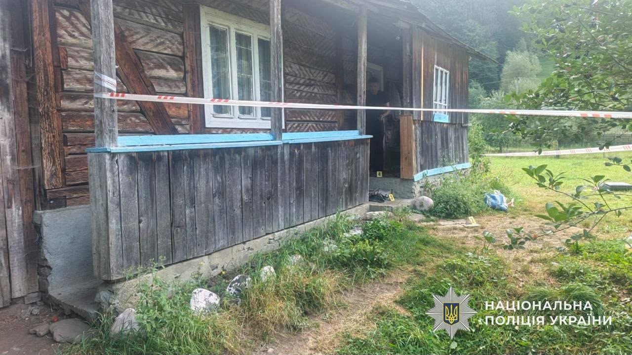 Нічне застілля закінчилося вбивством: на Закарпатті затримали жінку за підозрою у вчиненні злочину