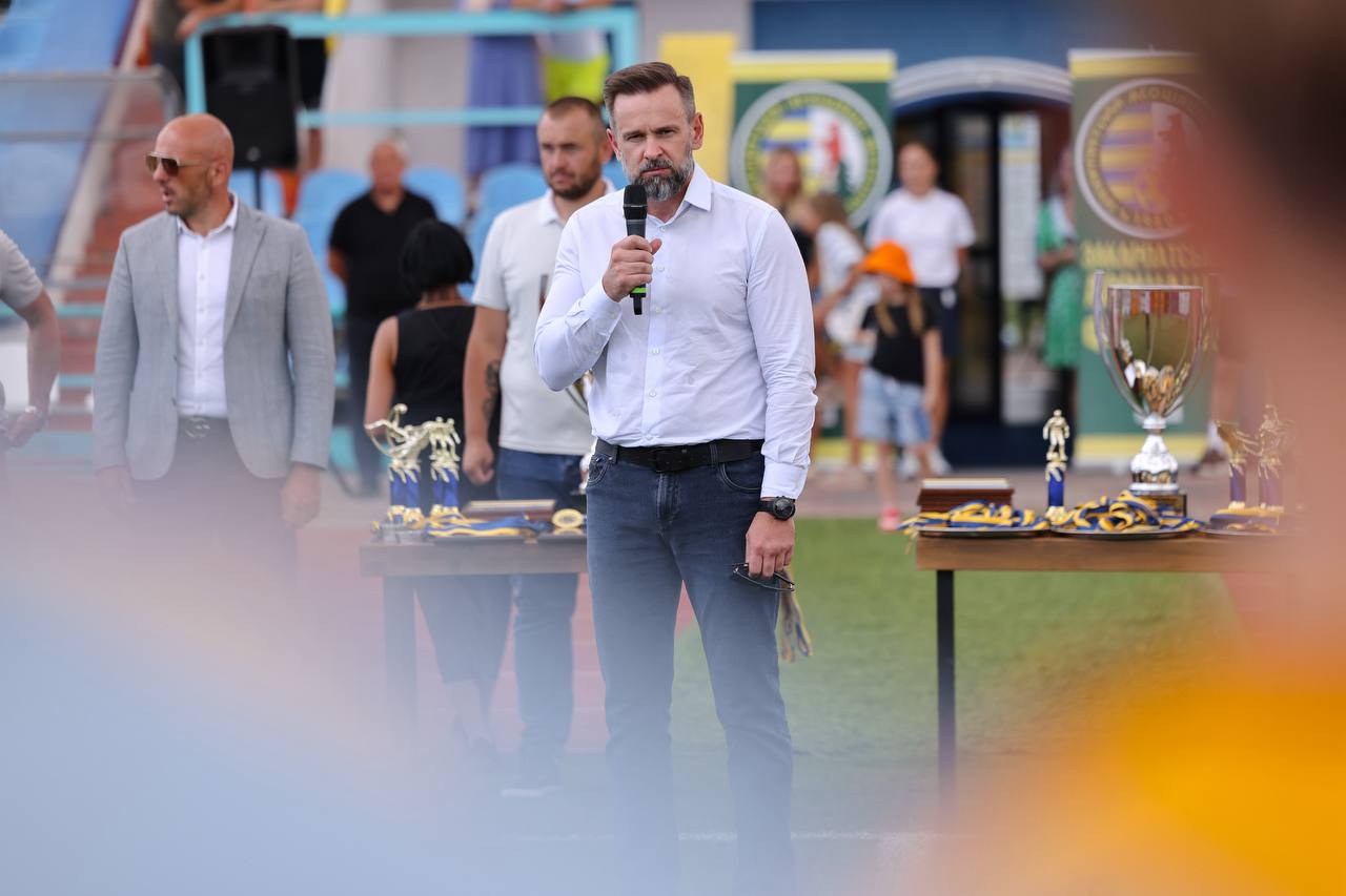 Микита та Шевченко в Ужгороді нагородили учасників ювілейного турніру Андрія Гаваші