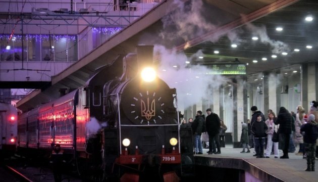 Через ворожі обстріли затримуються поїзди на Закарпаття та з області: перелік рейсів та інструкція для пасажирів