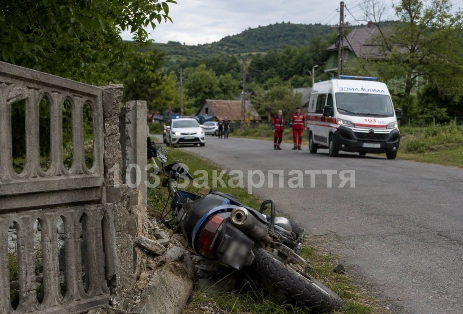 Жахлива ДТП на Іршавщині: 36-річний мотоцикліст врізався в бетонну огорожу й загинув у лікарні