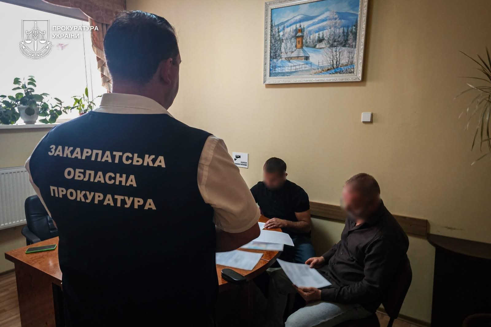 Понад 8 млн грн у деклараціях: на Закарпатті двом депутатам сільради оголосили підозри