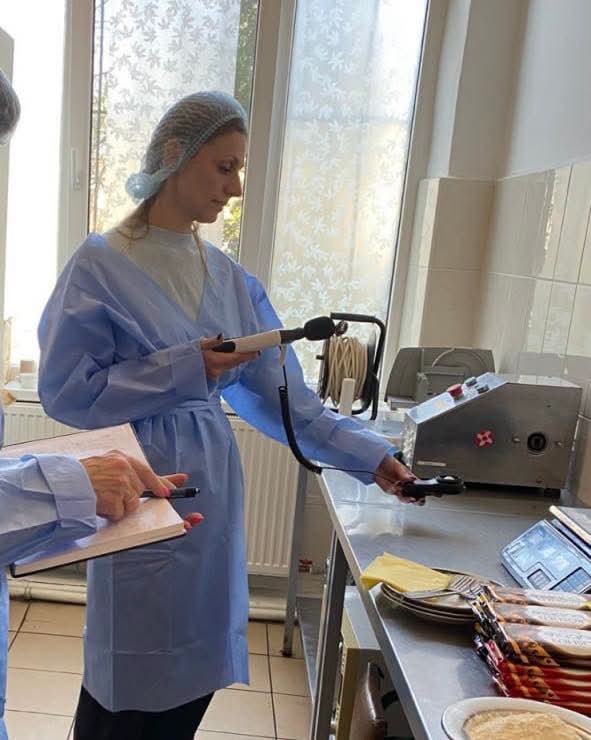 Невидима загроза в ужгородському закладі: що знайшли всередині «Веселки» під час раптової перевірки
