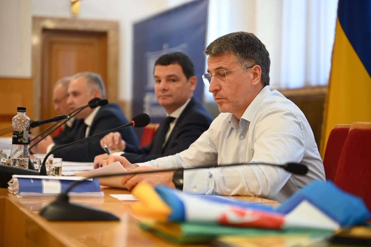 682 млн грн на потреби війни, житло для ветеранів і гаряче харчування для 145 тисяч дітей: про що звітують на Закарпатті