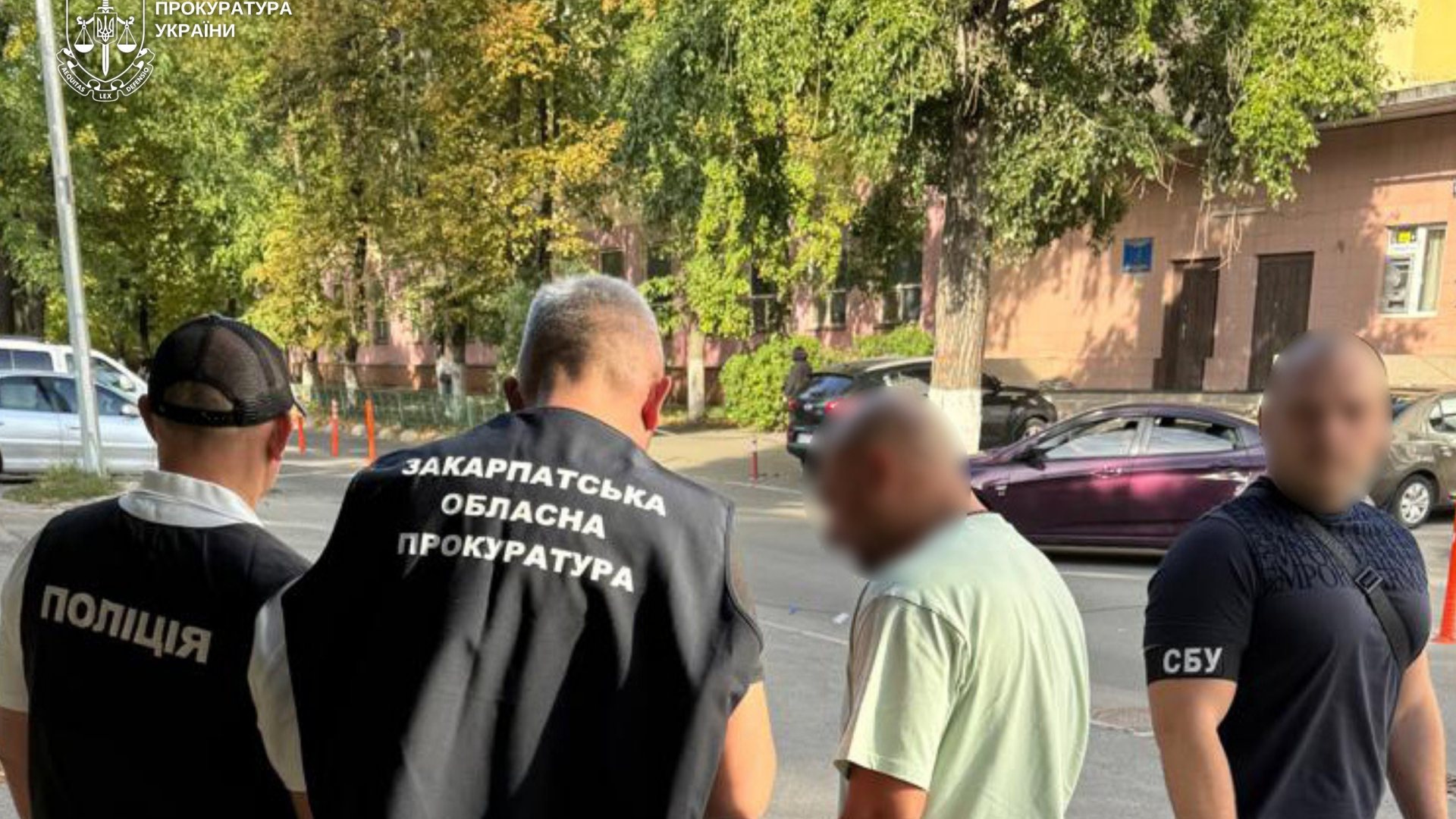 Дорожній ремонт на Закарпатті на 1,8 мільйона: підозри отримали ексдиректор підрядника та інженер
