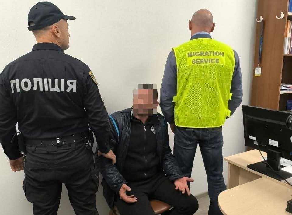 Схопити й депортувати: на Закарпатті масово виловлюють порушників-іноземців