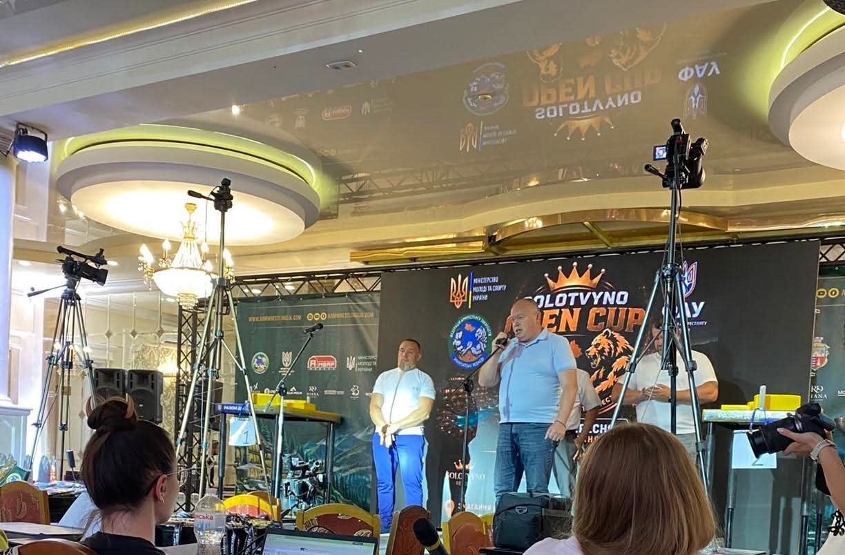 «Битва титанів» на Закарпатті: міжнародний турнір з армреслінгу «Solotvyno Open Cup» зібрав найсильніших атлетів