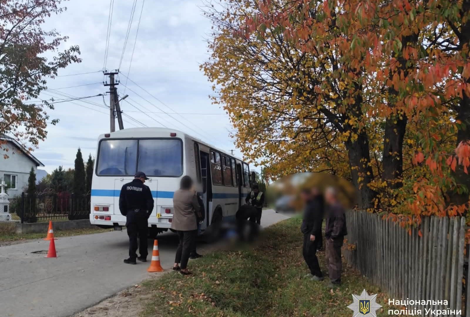 Трагедія на Калущині: під колесами рейсового автобуса загинув 4-річний хлопчик