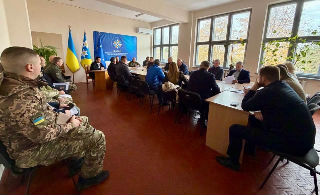 Мобілізація, кордон та відстрочки: у Хусті відбулася термінова нарада з головами громад і прикордонниками